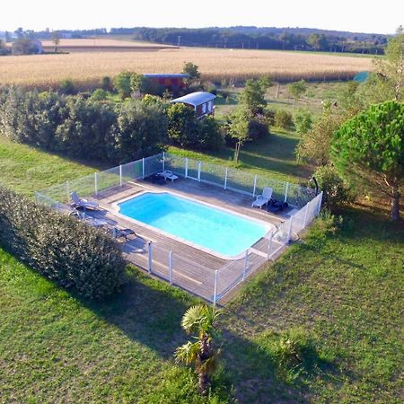 Les Roulottes-Gites De La Ferme De L'Autruche Dromoise ลีวร็อง-โซร์-โดรม ภายนอก รูปภาพ